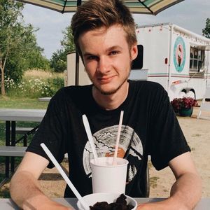 Meet your Posher, Max